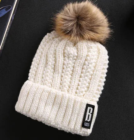Women's Thick Winter Beanie Set with Warm Neck Warmer