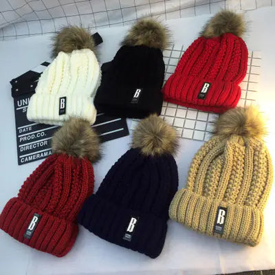 Women's Thick Winter Beanie Set with Warm Neck Warmer