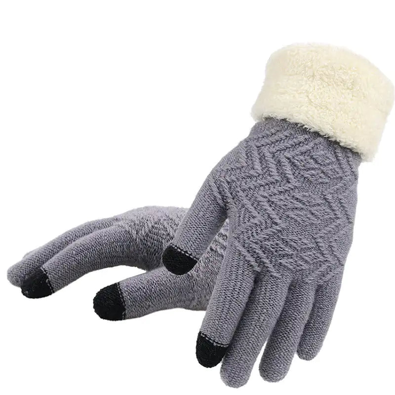 Winter knitted gloves |