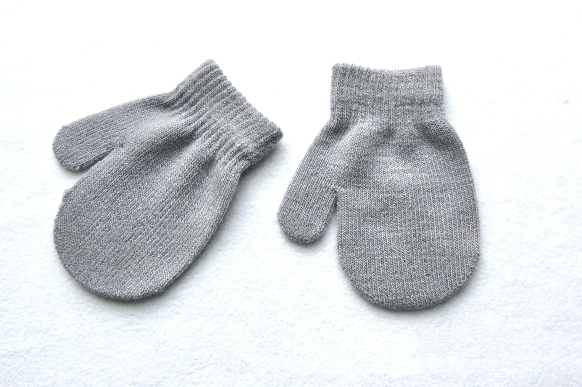 Children's Knitted Winter Gloves with Bag