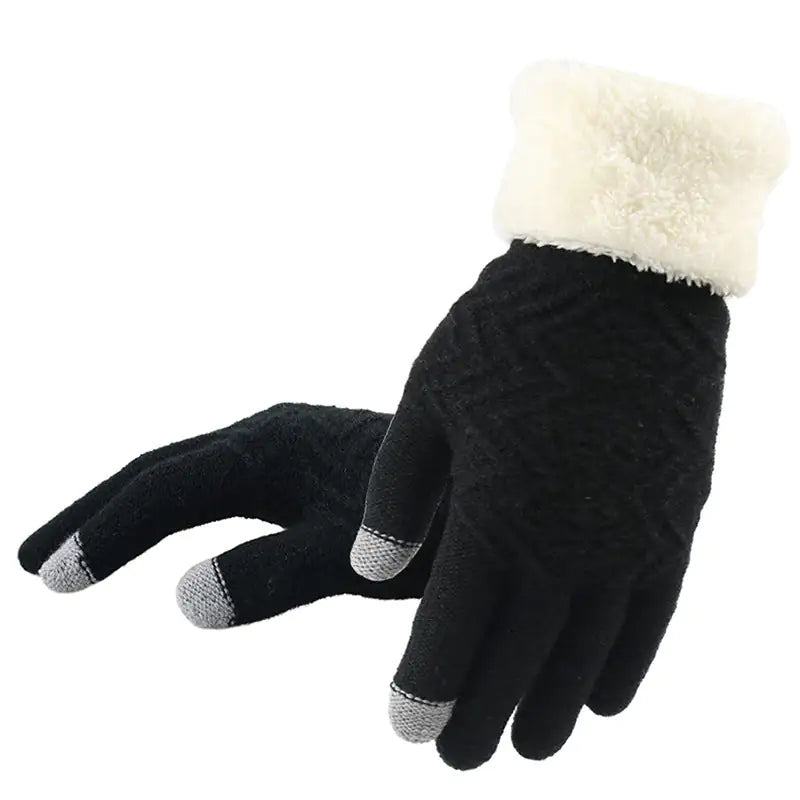 Winter knitted gloves |