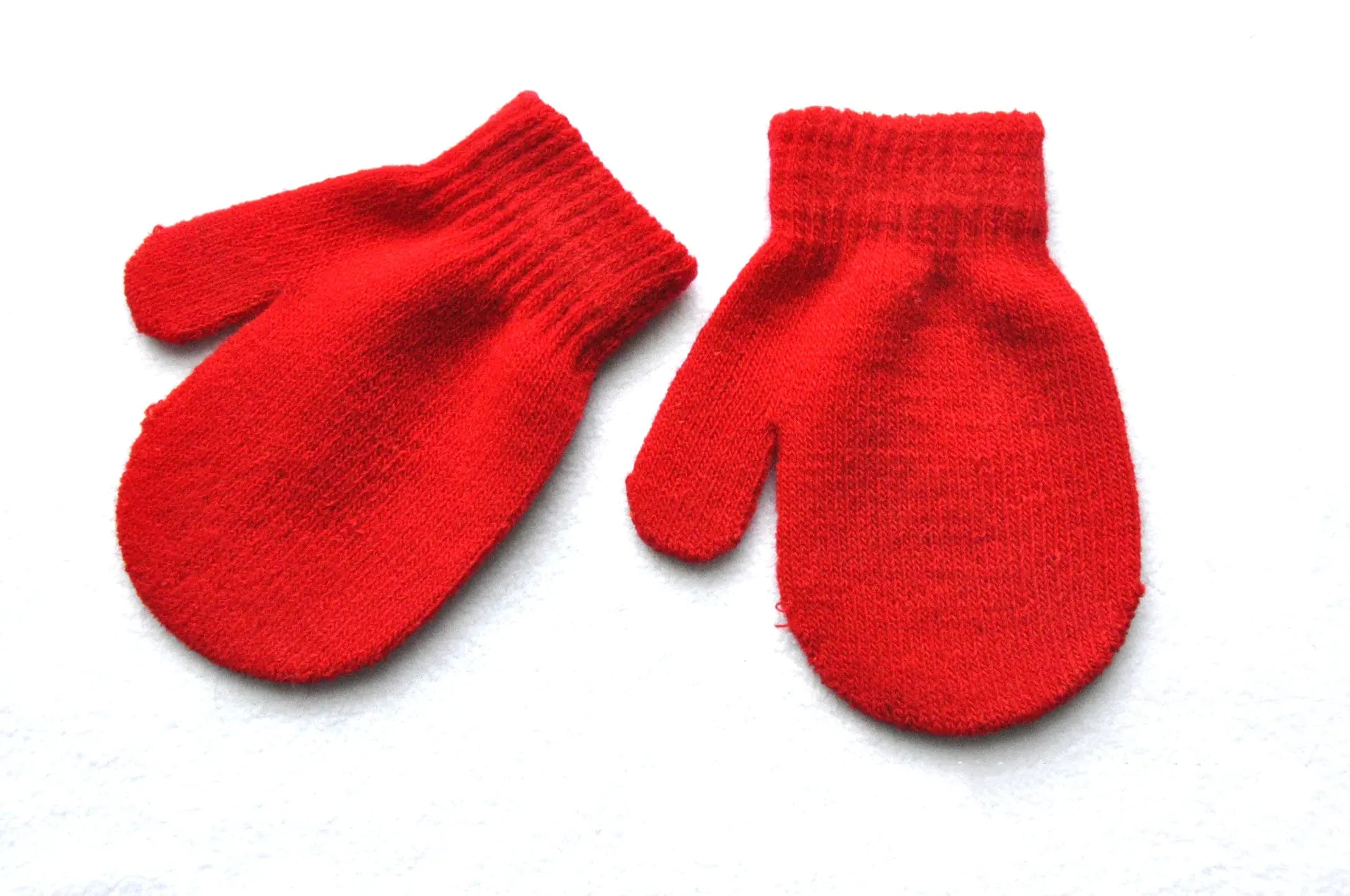 Children's Knitted Winter Gloves with Bag
